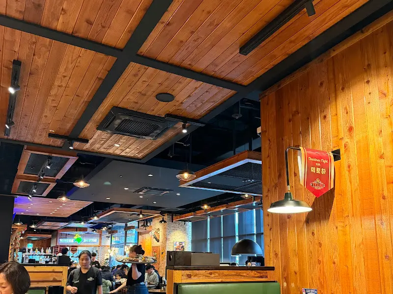 텍사스 로드하우스 천장