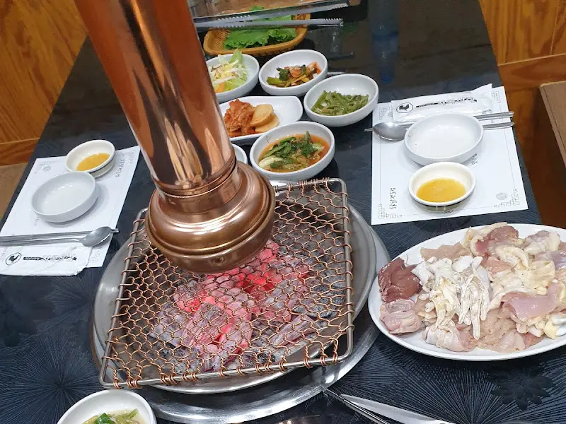 닭구이 한 상 차림