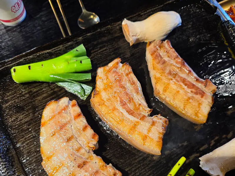 불판 위의 오겹살