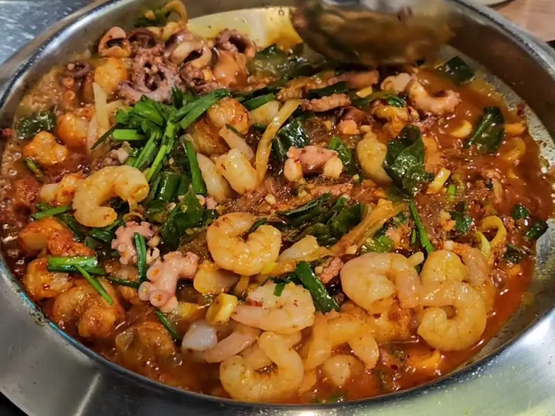 보글보글 끓는 낙곱새