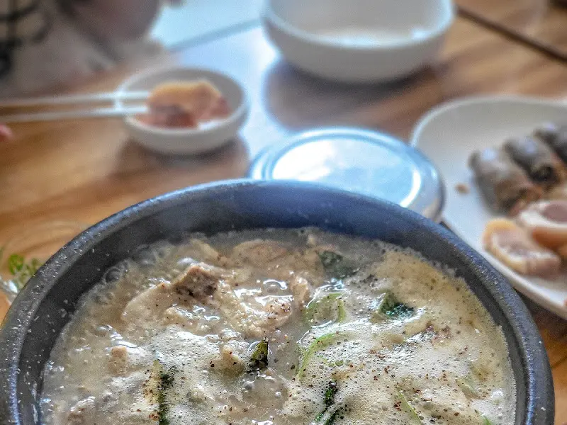 서일순대국 국물