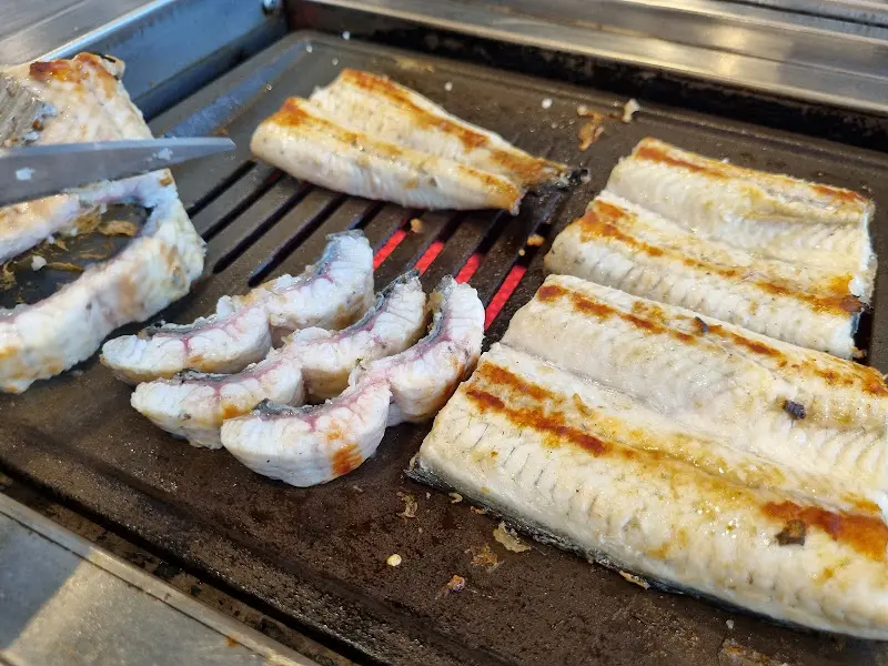 장어 꼬리 부분