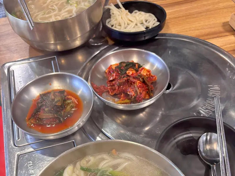 푸짐한 칼국수 한 상 차림