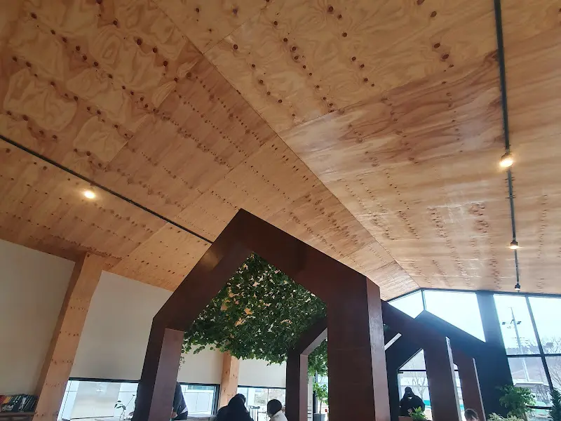 카페 내부 천장