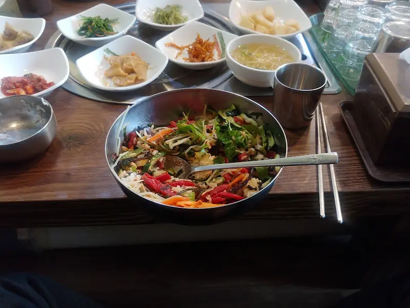 육회비빔밥 한상차림