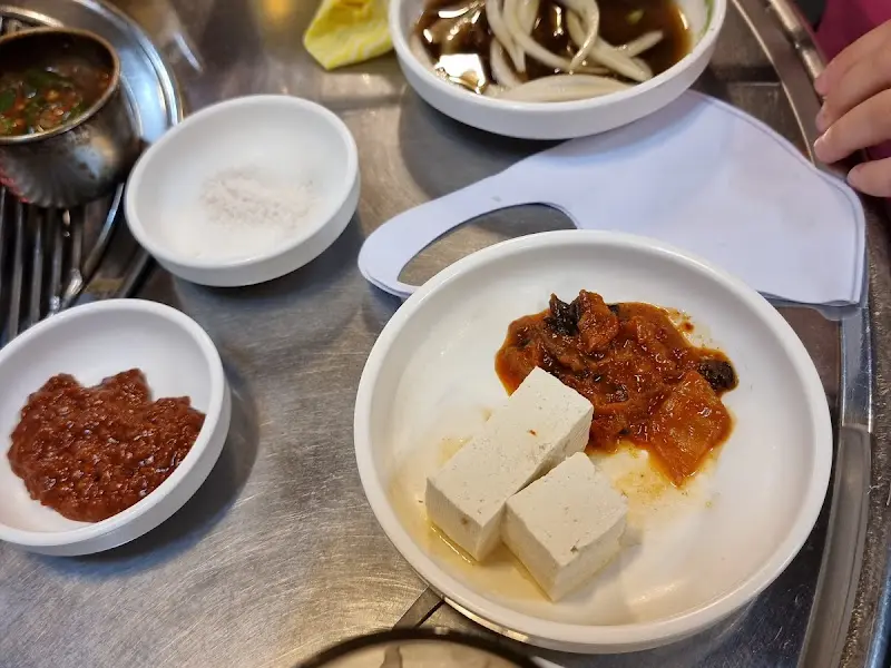 다양한 곁들임 메뉴들