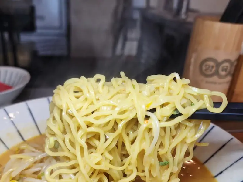 진한 국물이 일품인 미소 라멘