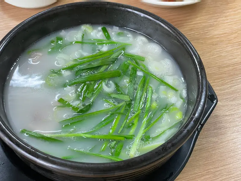 경주돼지국밥의 돼지국밥 클로즈업 사진