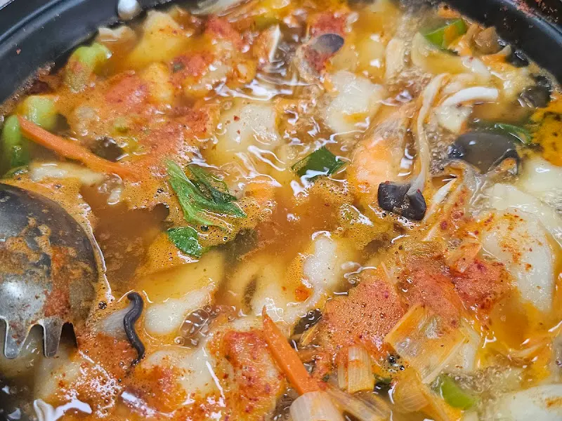 얼큰 해물 칼제비