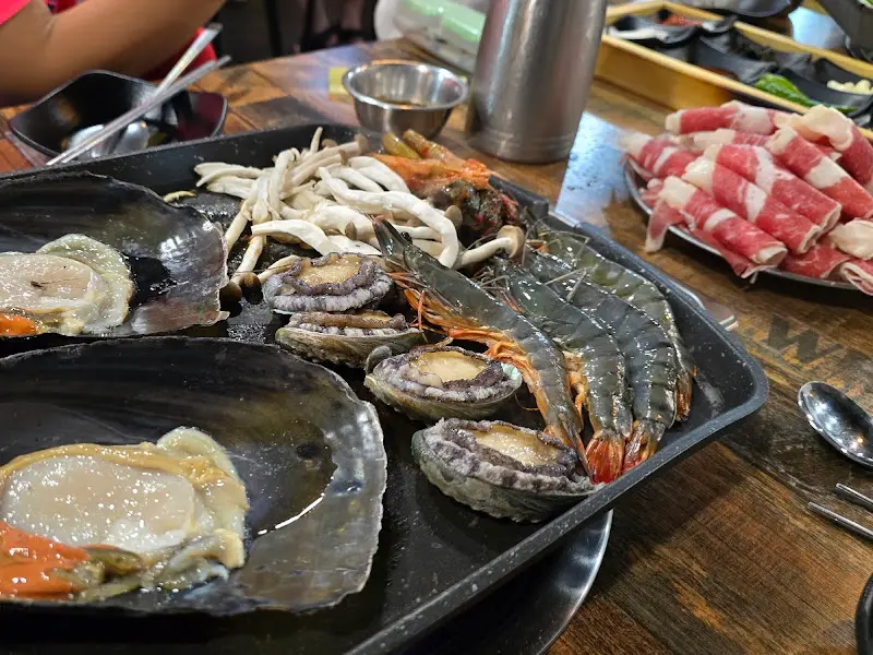 해산물과 차돌박이