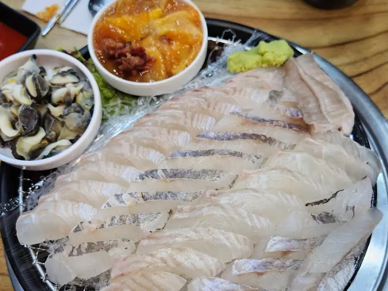 신선한 회 한상차림