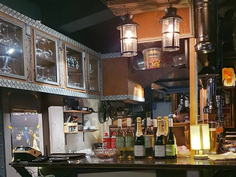 빈티지한 분위기가 물씬 풍기는 우미 내부