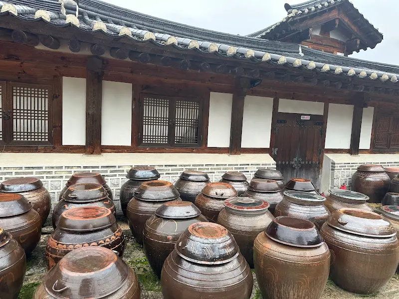 낙선재 장독대 풍경