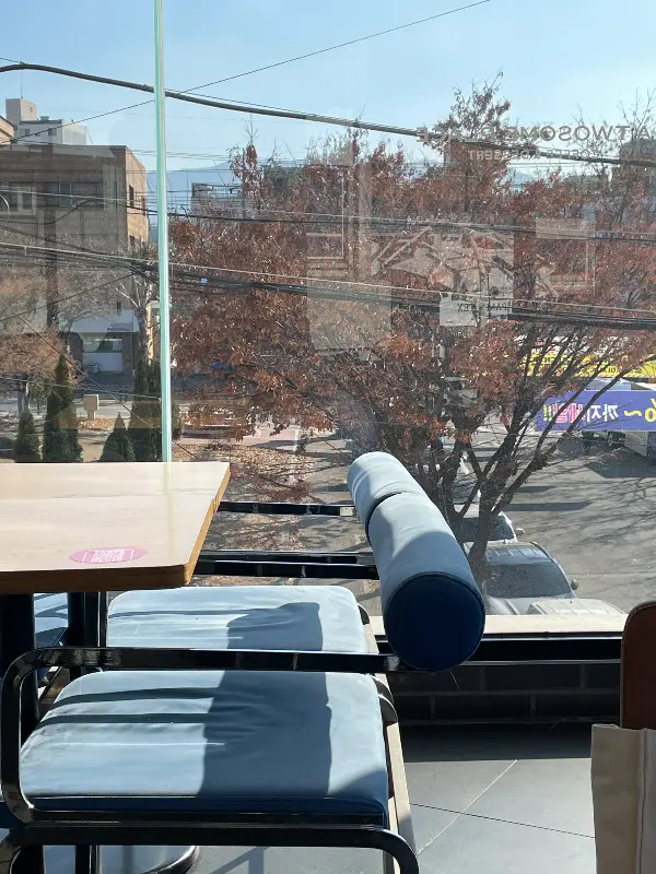 투썸플레이스 창가 좌석