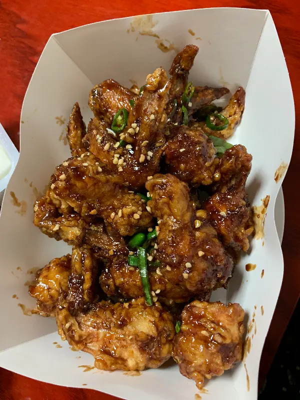 윤기가 흐르는 치킨