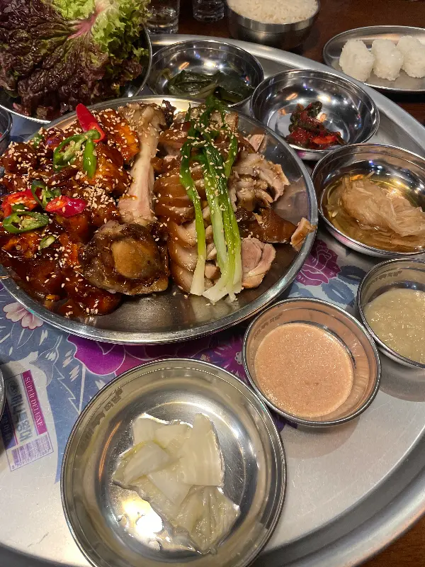 불족발과 곁들임