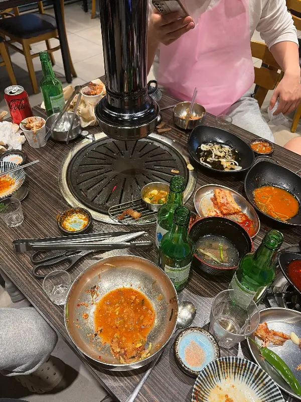 식사 후 테이블의 모습