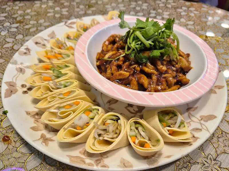 경장육사, 비주얼부터 합격