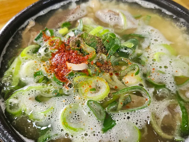 수육곰탕의 클로즈업 샷