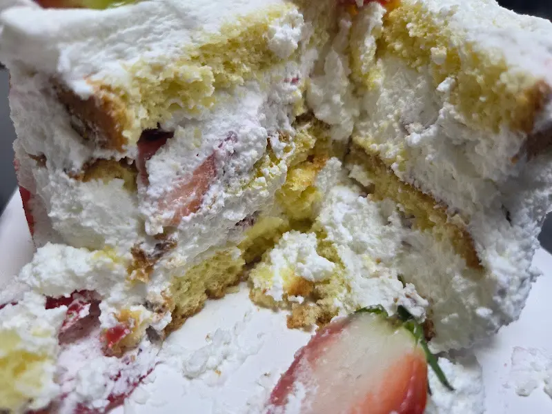 과일한가득 딸기 케이크 단면