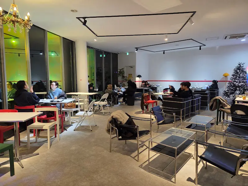 카페 내부 전경