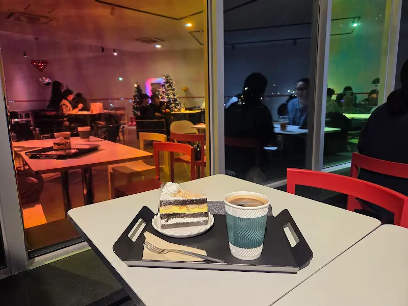 아메리카노와 티라미수