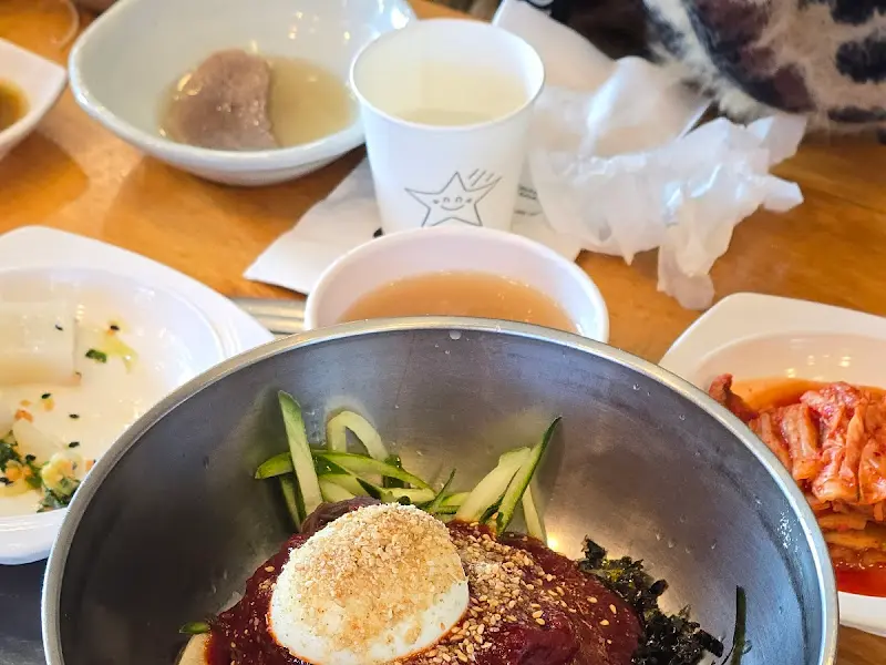 육회 비빔 냉면