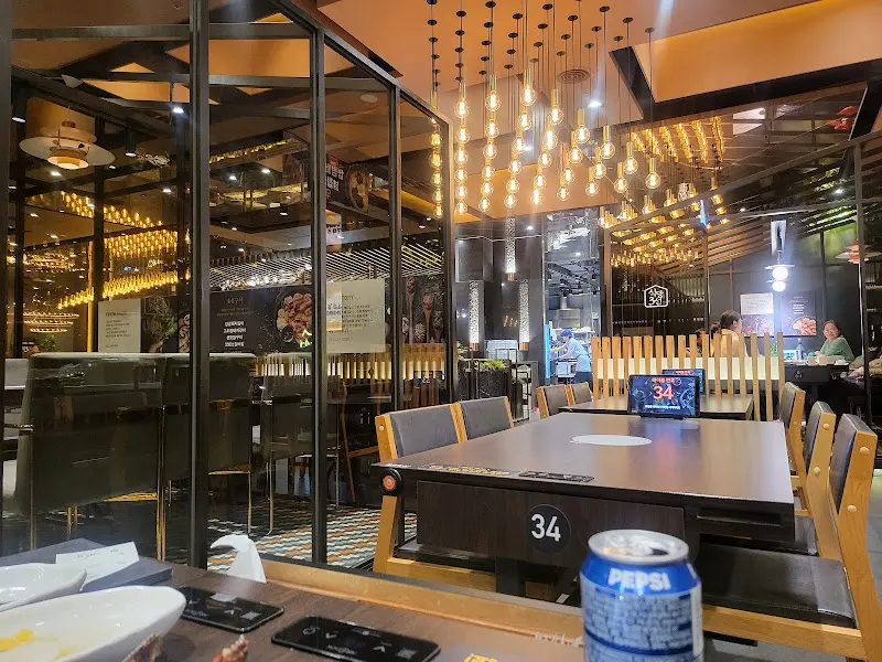 식당 내부 테이블