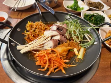 성산일출봉 흑돼지 맛집, 덕이네에서 맛보는 푸짐한 온평리 밥상