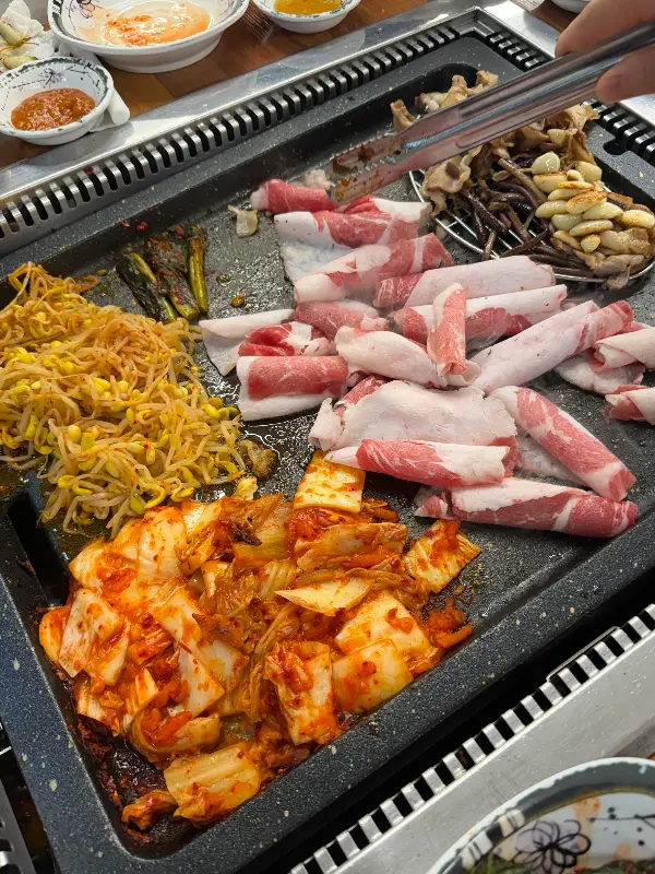 대패삼겹살과 김치의 환상적인 만남