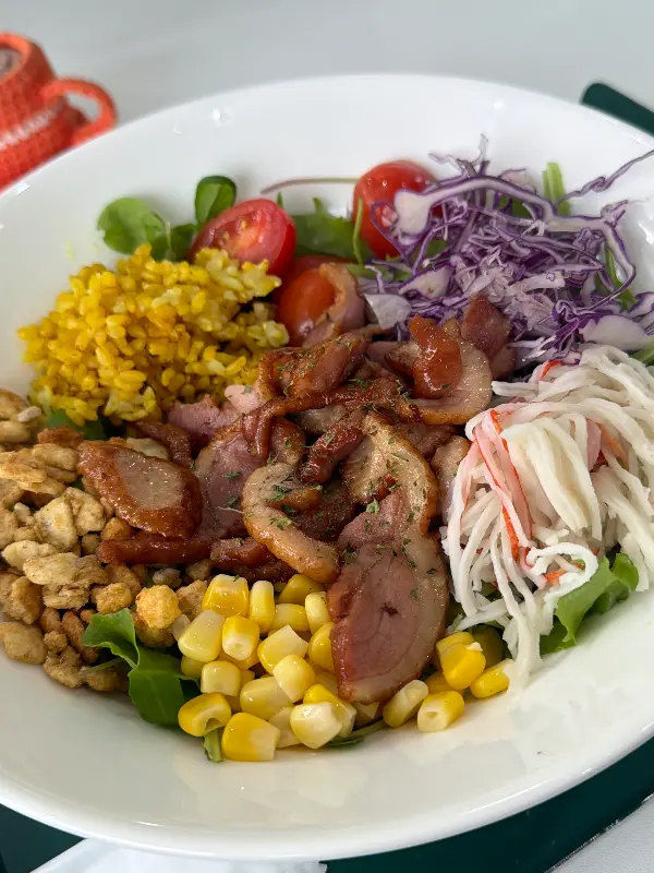 코너스톤의 샐러드 메뉴