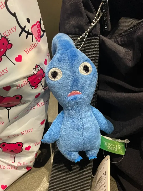 가방에 달린 인형