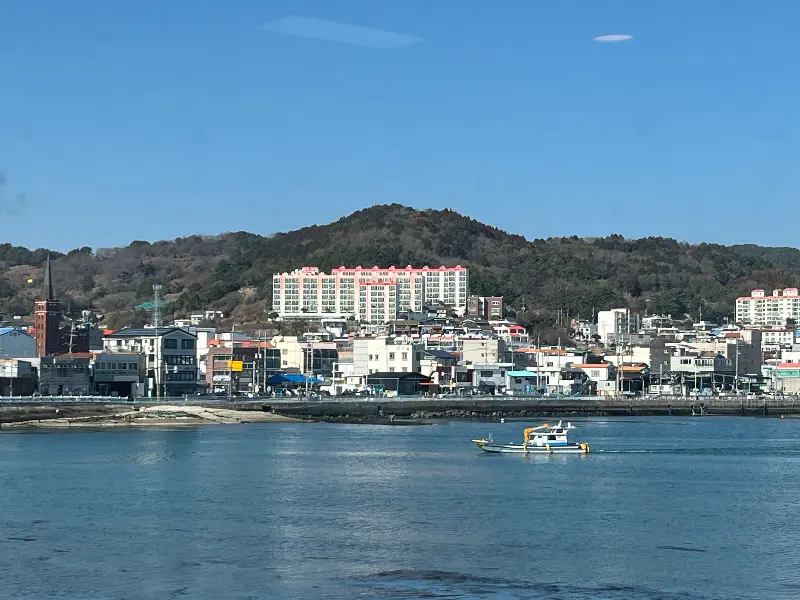 천지연횟집에서 바라본 통영 바다 풍경