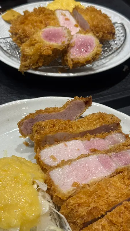 촉촉한 육즙이 살아있는 흑심 안심 돈까스