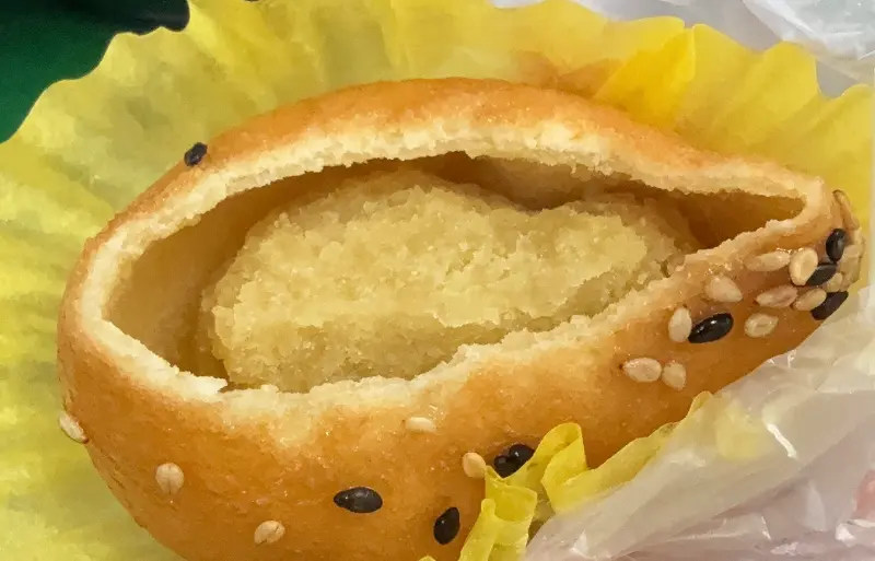 고구마 앙금이 가득한 꿀빵 단면
