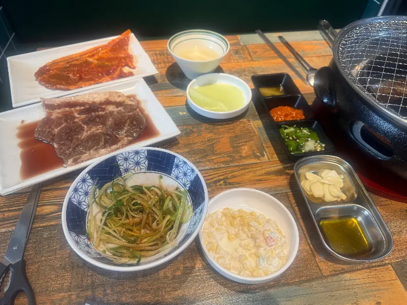 33숯불갈비도매장의 푸짐한 한 상 차림