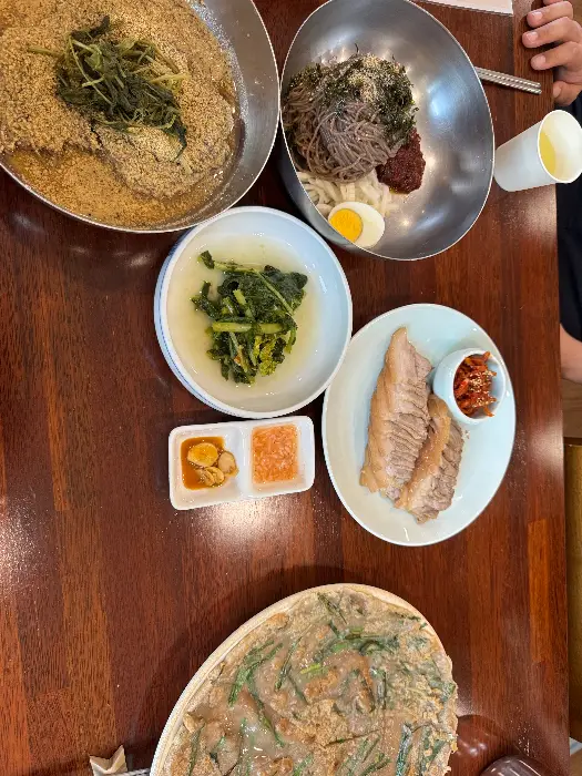 정갈한 막국수 한 상 차림