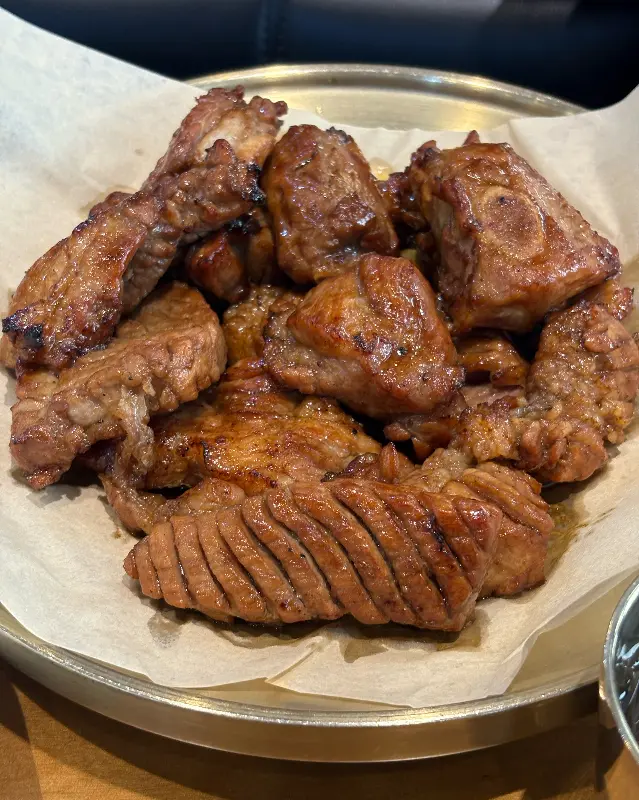 초벌된 돼지갈비