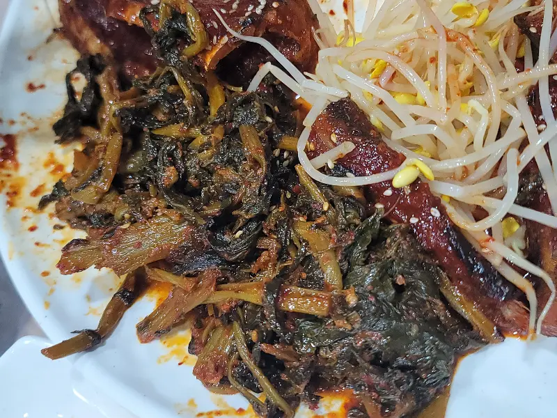 명태 살과 시래기의 완벽한 조화