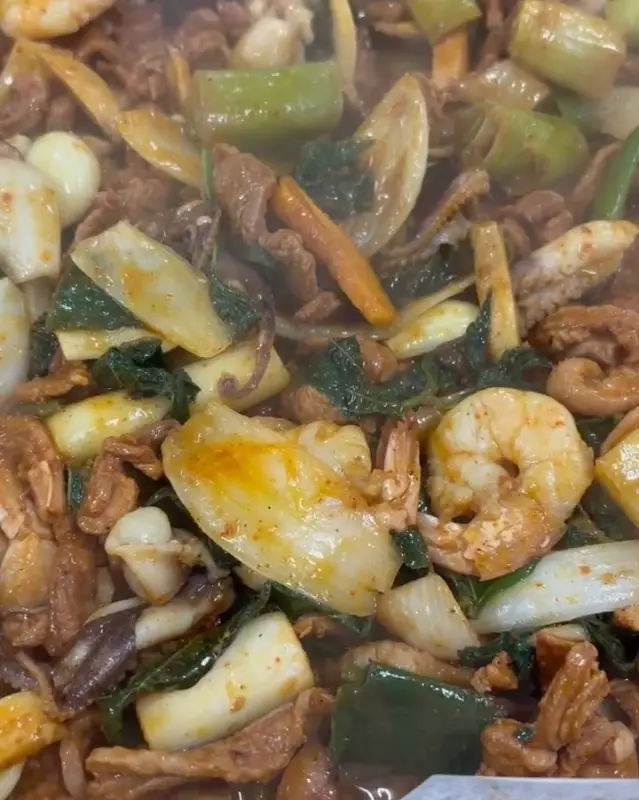 새우와 함께 볶아진 오리주물럭