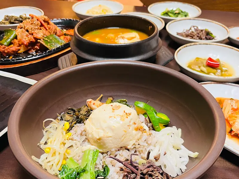 푸짐하게 차려진 한 상 차림