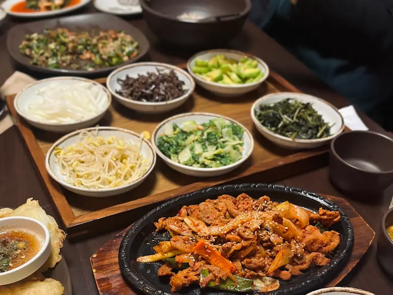 다양한 나물 반찬들