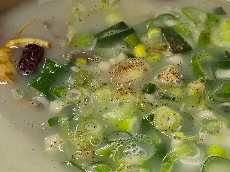 스지탕 국물 클로즈업