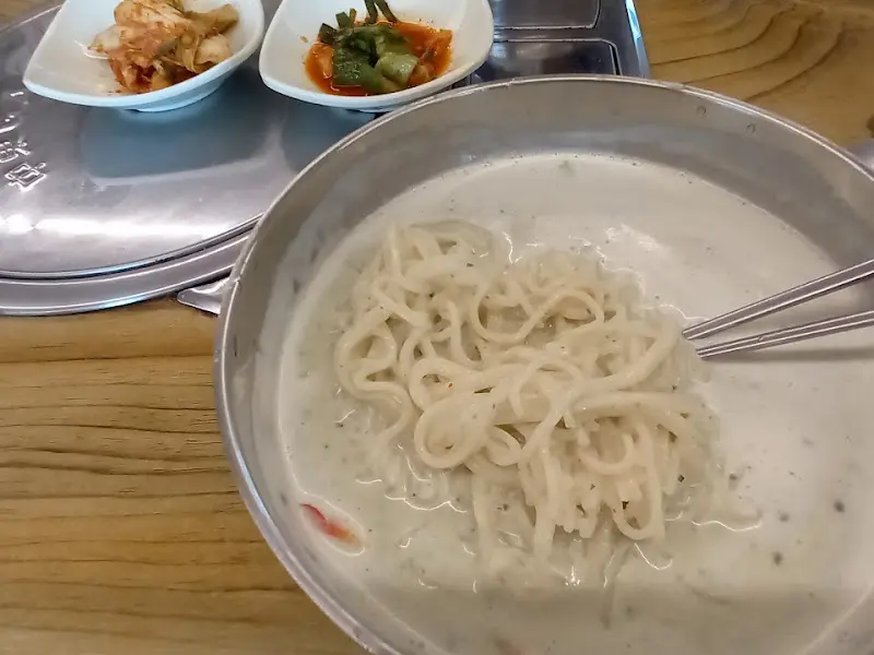 시원한 콩국수