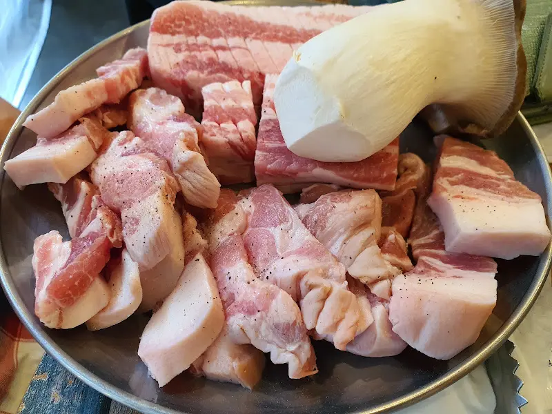 신선한 고기 한상