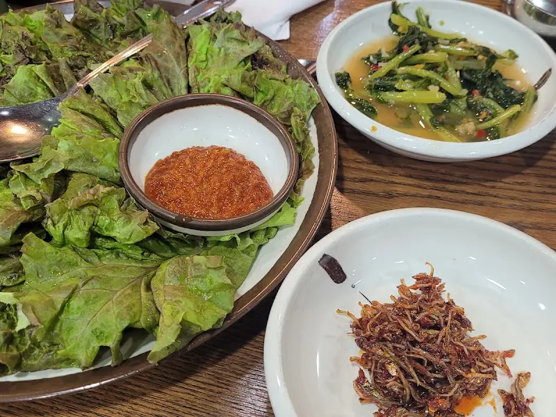 멸치쌈밥과 밑반찬