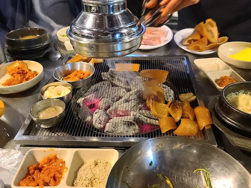 숯불에 구워지는 껍데기