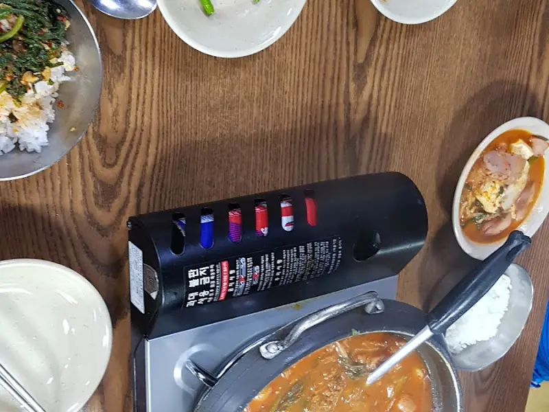 정갈하게 차려진 밑반찬