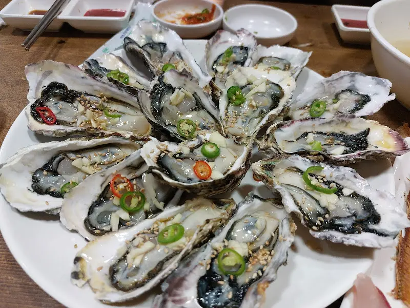 싱싱한 석화 한 접시