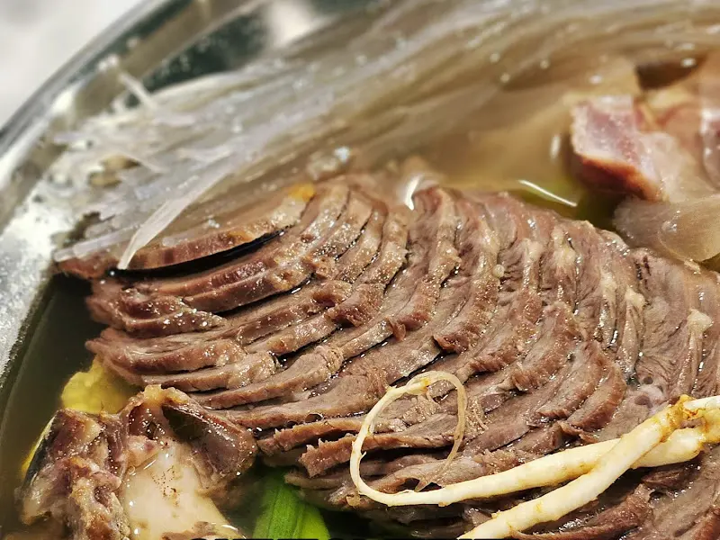 푸짐한 고기와 당면 사리